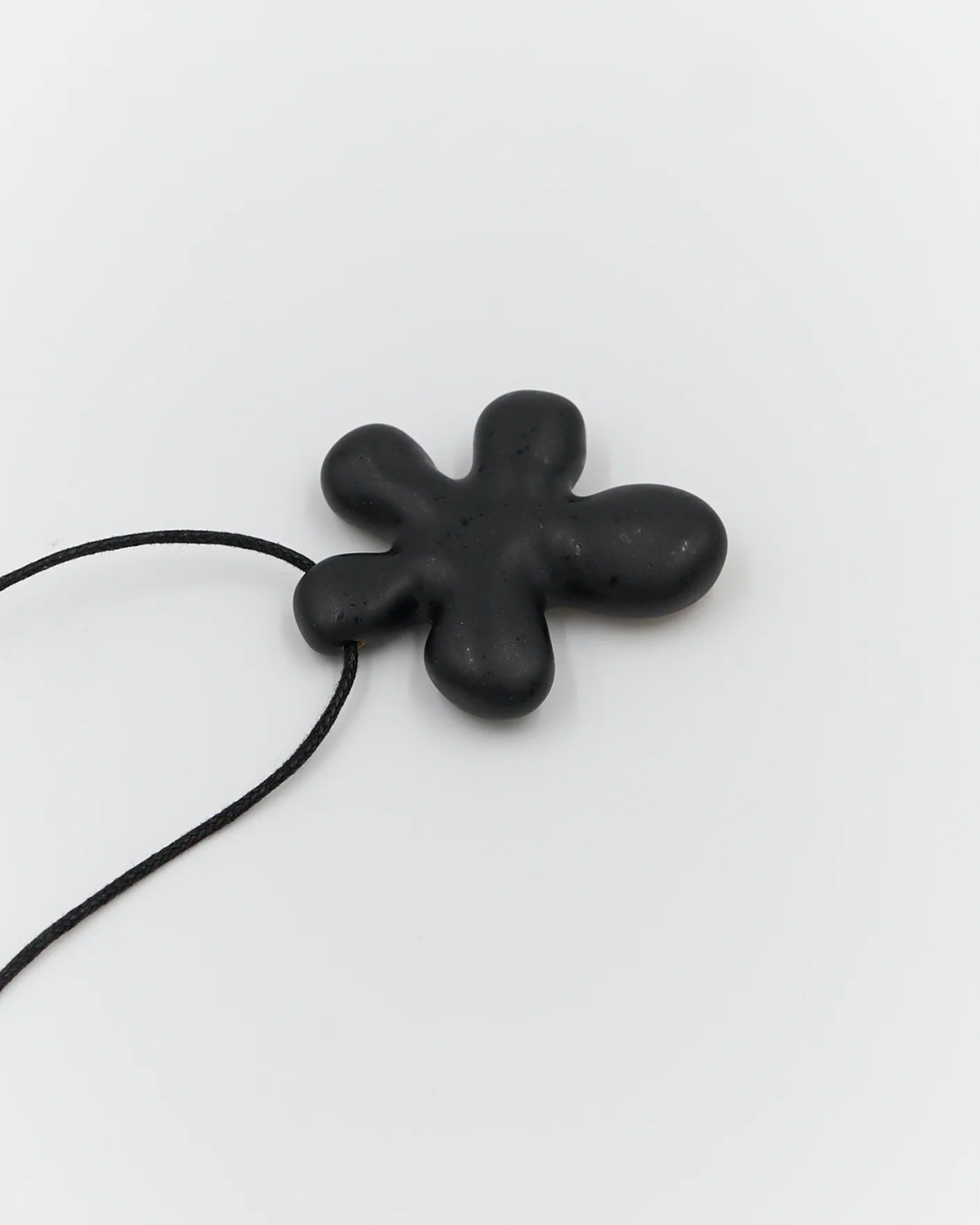 Подвеска Flower (black)