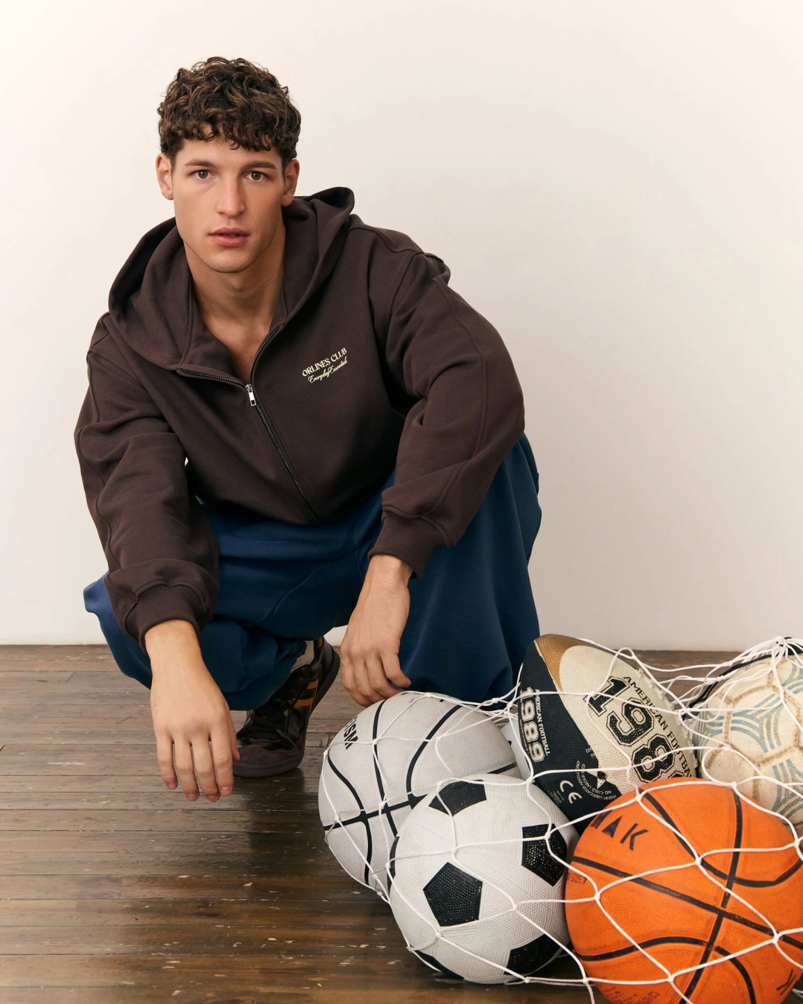 ESSENTIALS ZIP-HOODIE