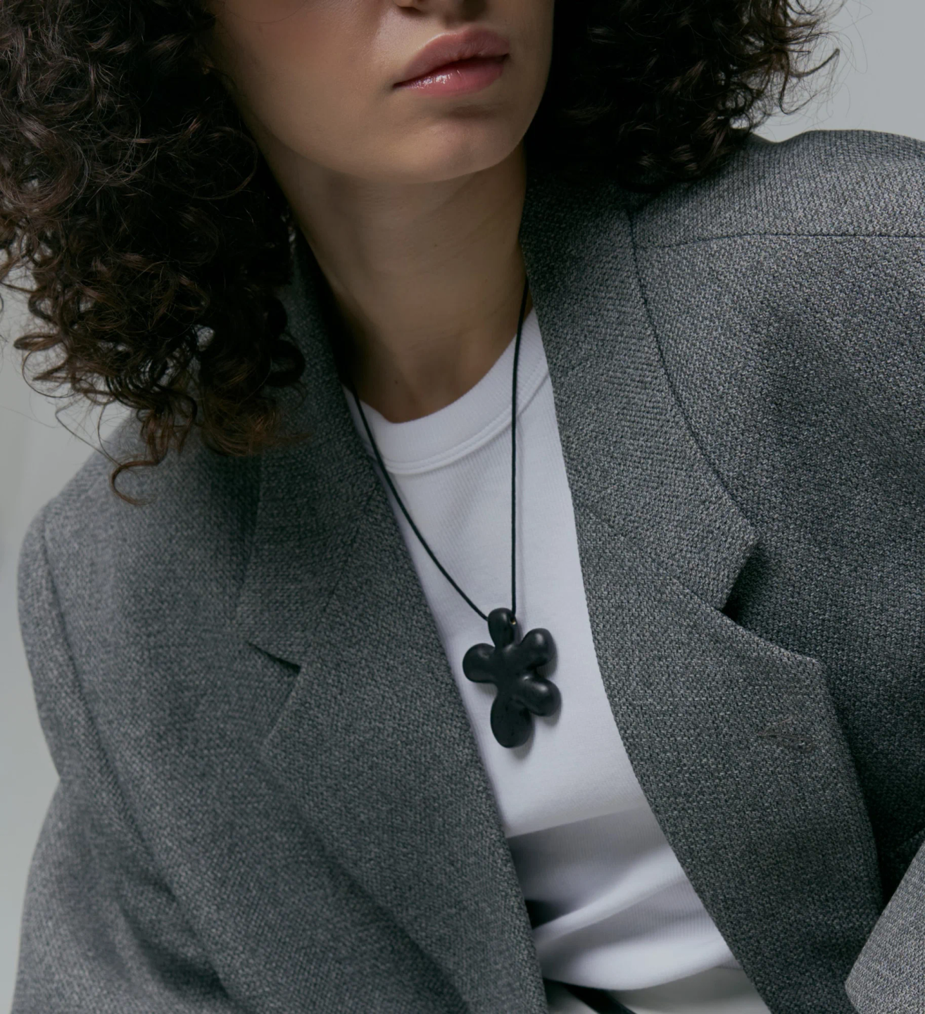 Подвеска Flower (black)