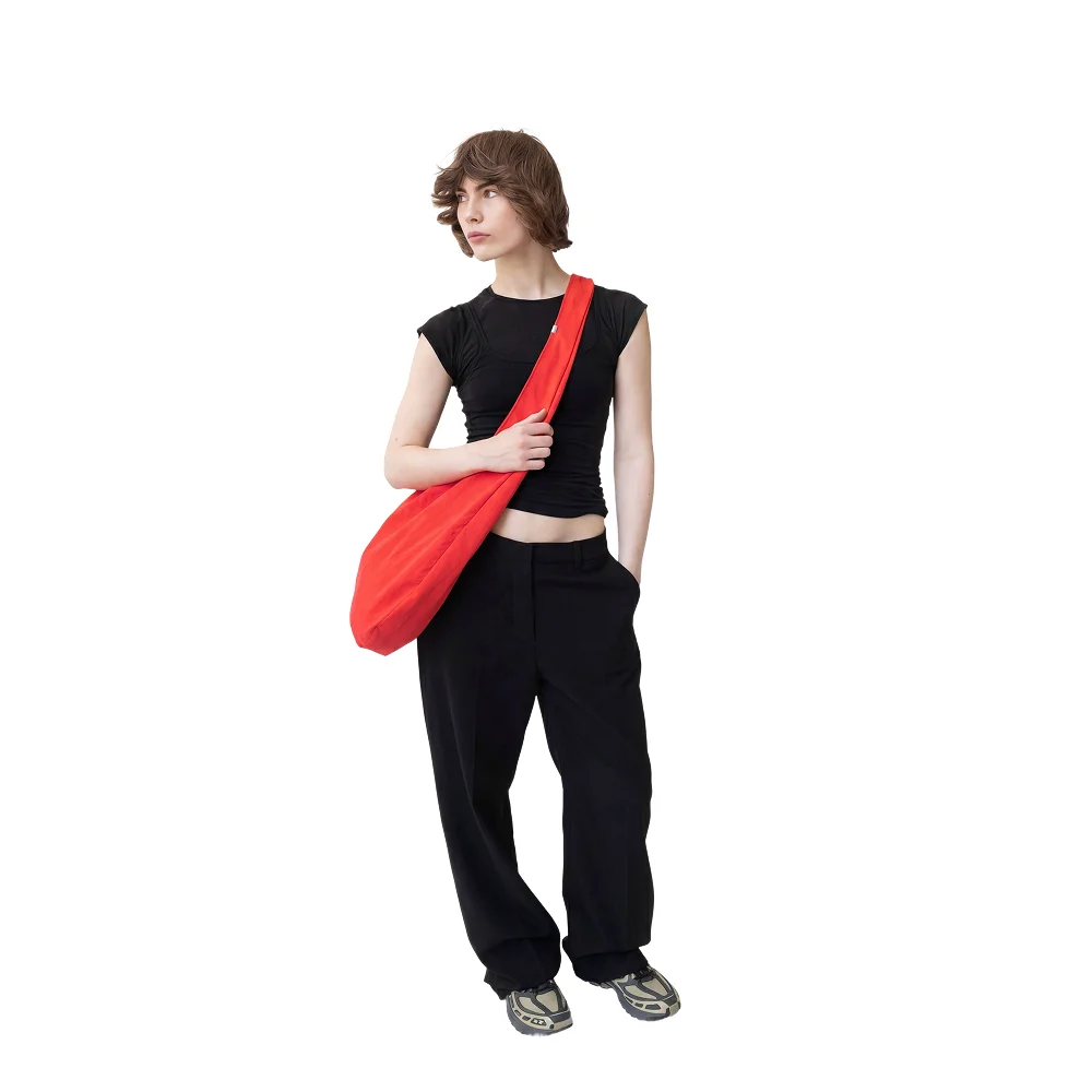 red. crossbody