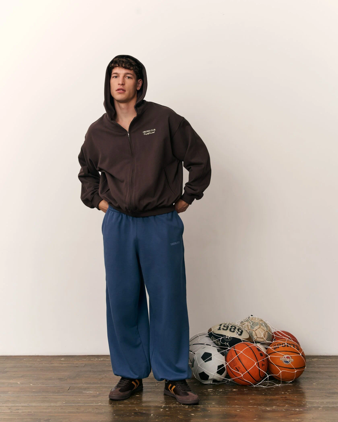 ESSENTIALS ZIP-HOODIE